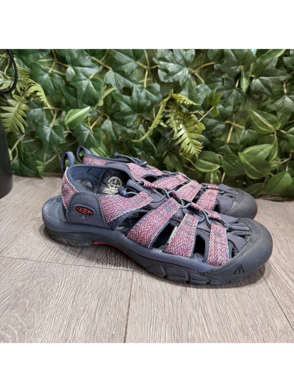 Keen Newport H2 Leather Waterproof Sandals Mens Purple Size 10 Outdoor Beach